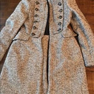 Stunning Zara Wool like herringbone coat. This is wonderful quality & well made